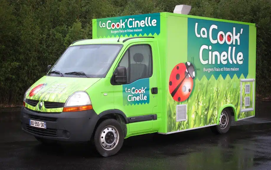 Décoration d'un food truck par Graphitruck sur région nantaise