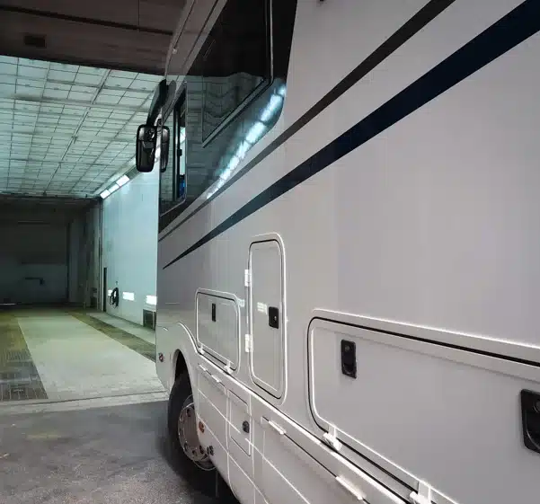 décoration d'un camping car dans notre atelier