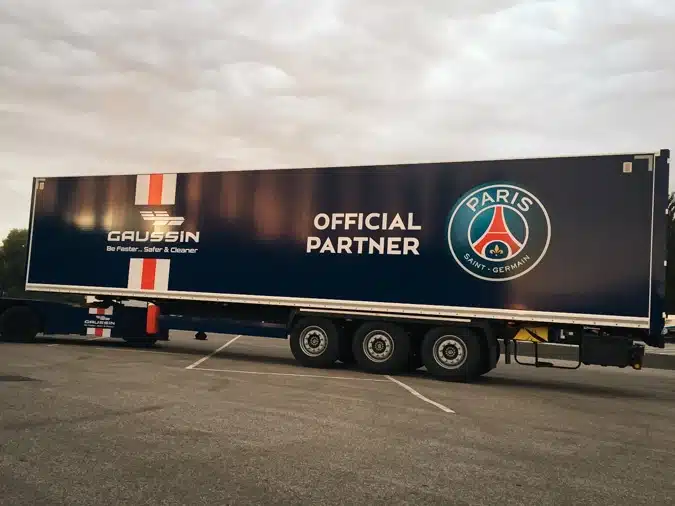 décoration sur remorque pour le PSG et GAUSSIN