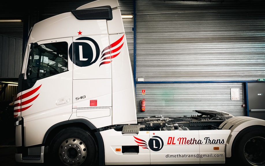 Flocage sur tracteur Volvo FH de DL Metha Trans