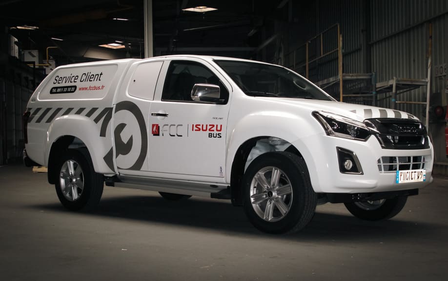 Habillage visuel du pick up aux couleurs de Fast Concept Car
