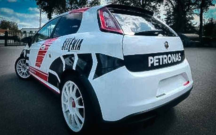 Marquage personnalisé sur Fiat Punto Abarth par Graphitruck