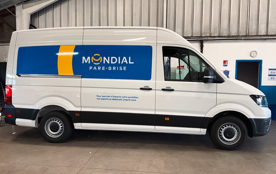 Covering professionnel sur véhicule utilitaire par Graphitruck