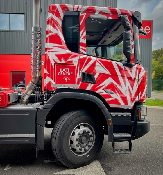 Covering d'un camion benne poids lourd pour professionnel à Nantes.