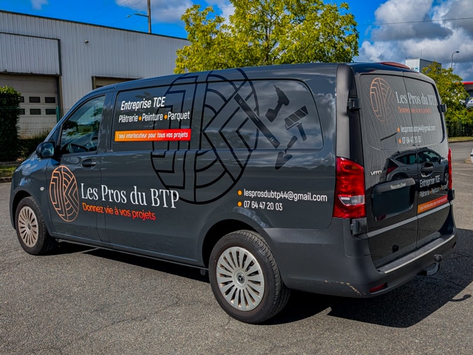 Utilitaire floqué avec un kit déco camion à Nantes
