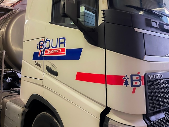 Pose d'un kit covering su la cabine d'un camion