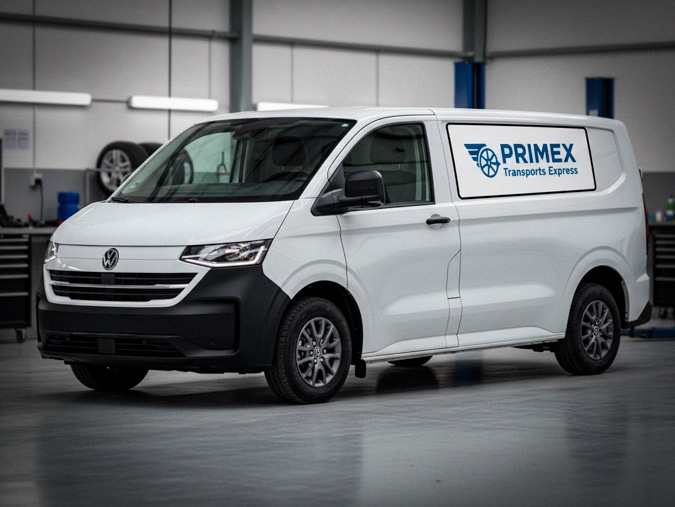 Stickers magnétiques pour un covering d'utilitaire