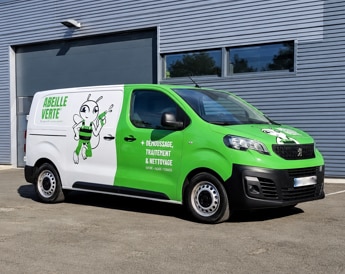 Habillage d'un véhicule utilitaire pour une entreprise