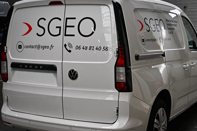 Signalétique sur un utilitaire