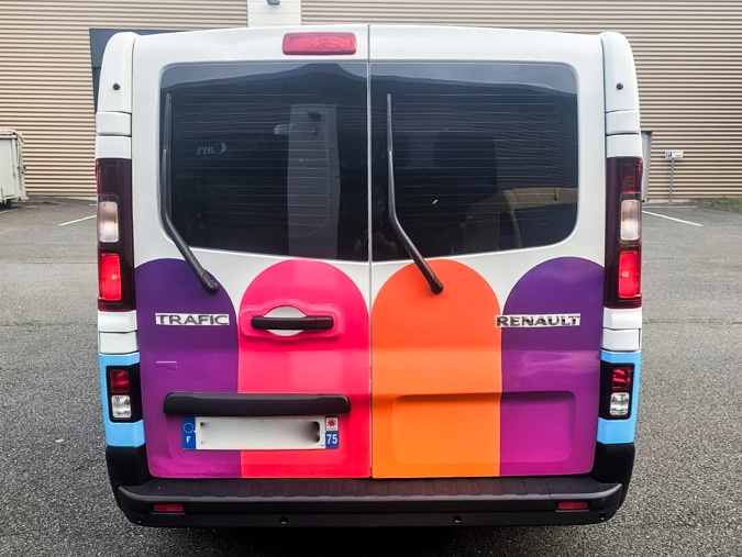 Covering d'une flotte de Renault Trafic pour une entreprise