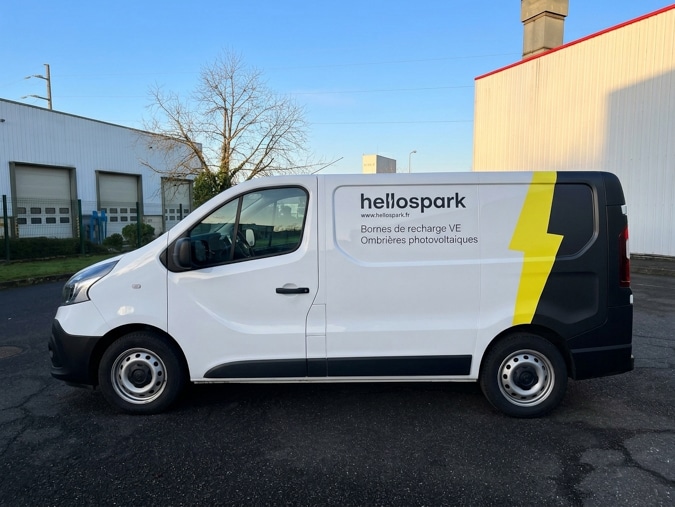 Flocage d'un Renault Trafic personnalisé à Saint Herblain