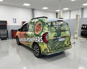 Marquage publicitaire sur Renault Kangoo pour artisan