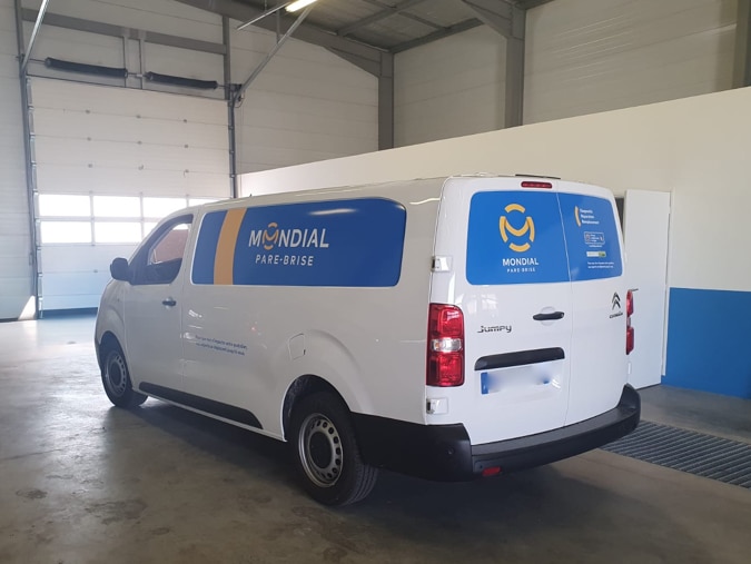 Semi-covering Jumpy avec logo et coordonnées d'entreprise