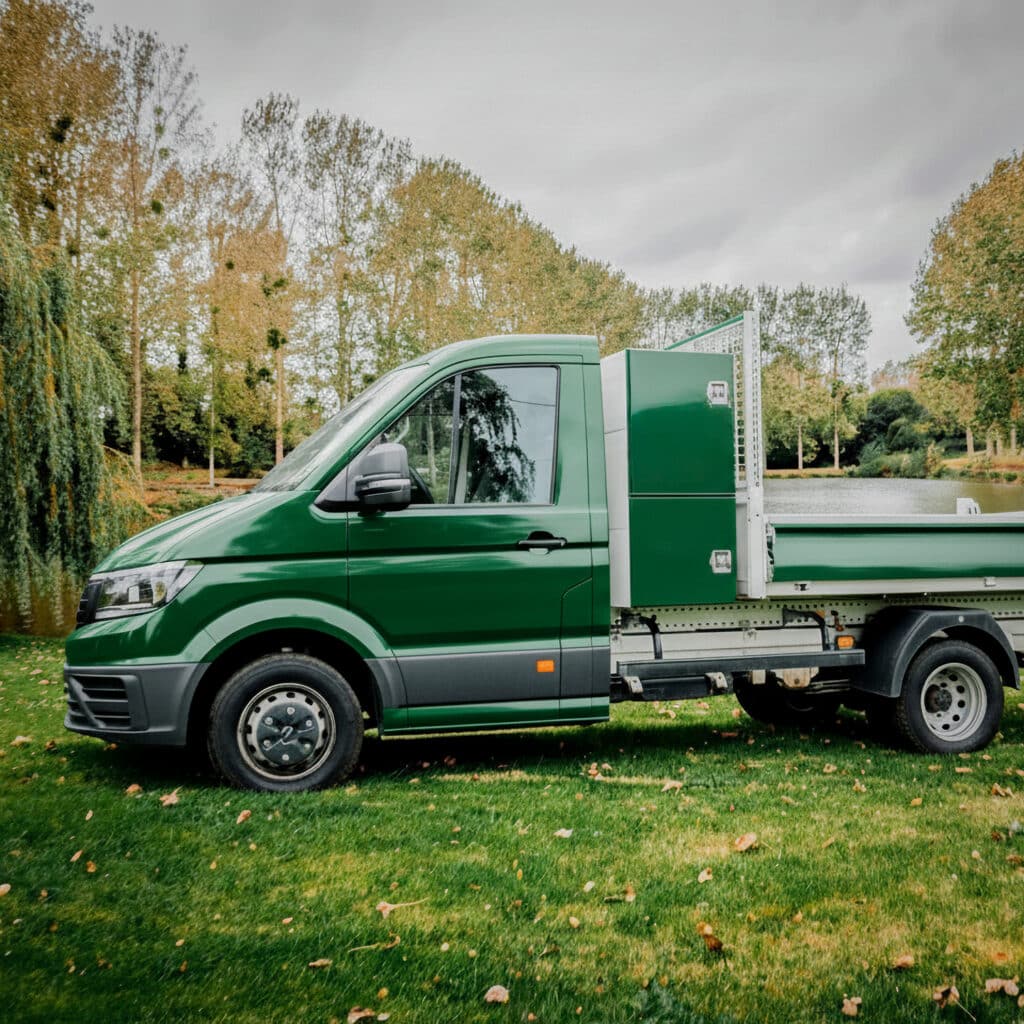 Covering d'un camion benne pour un professionnel dans le paysagisme.
