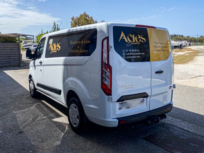 Habillage d'un ford transit custom avec un covering sur mesure