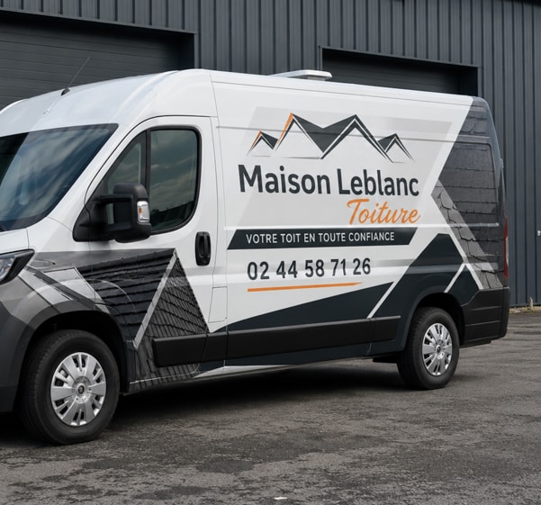 Flocage publicitaire d'un camion de couvreur
